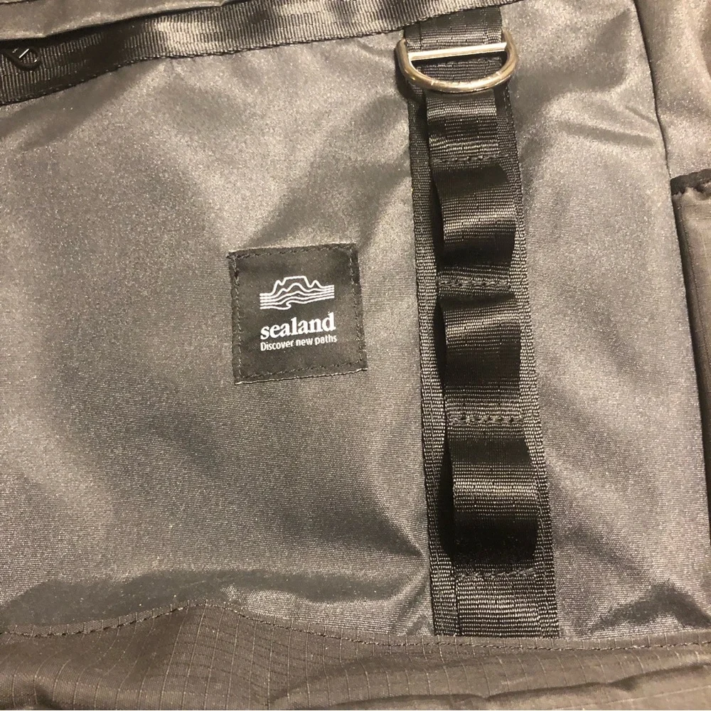 NEW $310 SEALAND Core Rowlie Water Repellent Backpack in Black/Gray!